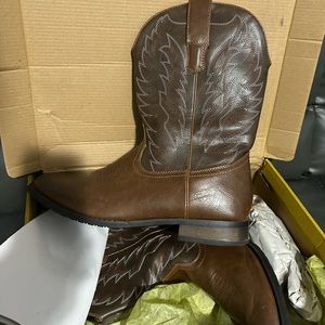 Western boots for teenagers